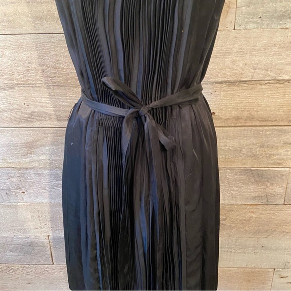 Banana Republic women’s black pleated semi-formal dress in size  6 - Picture 7 of 12